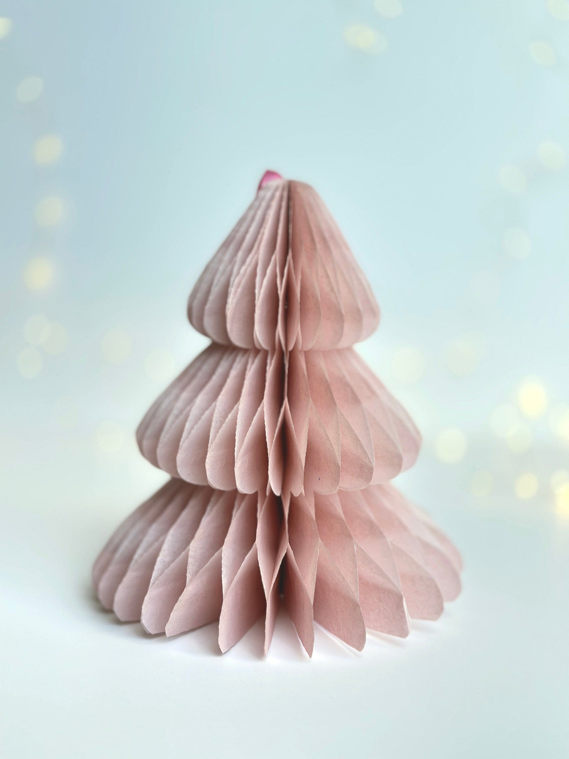 Dusty pink paper honeycomb Christmas tree - Decopompoms