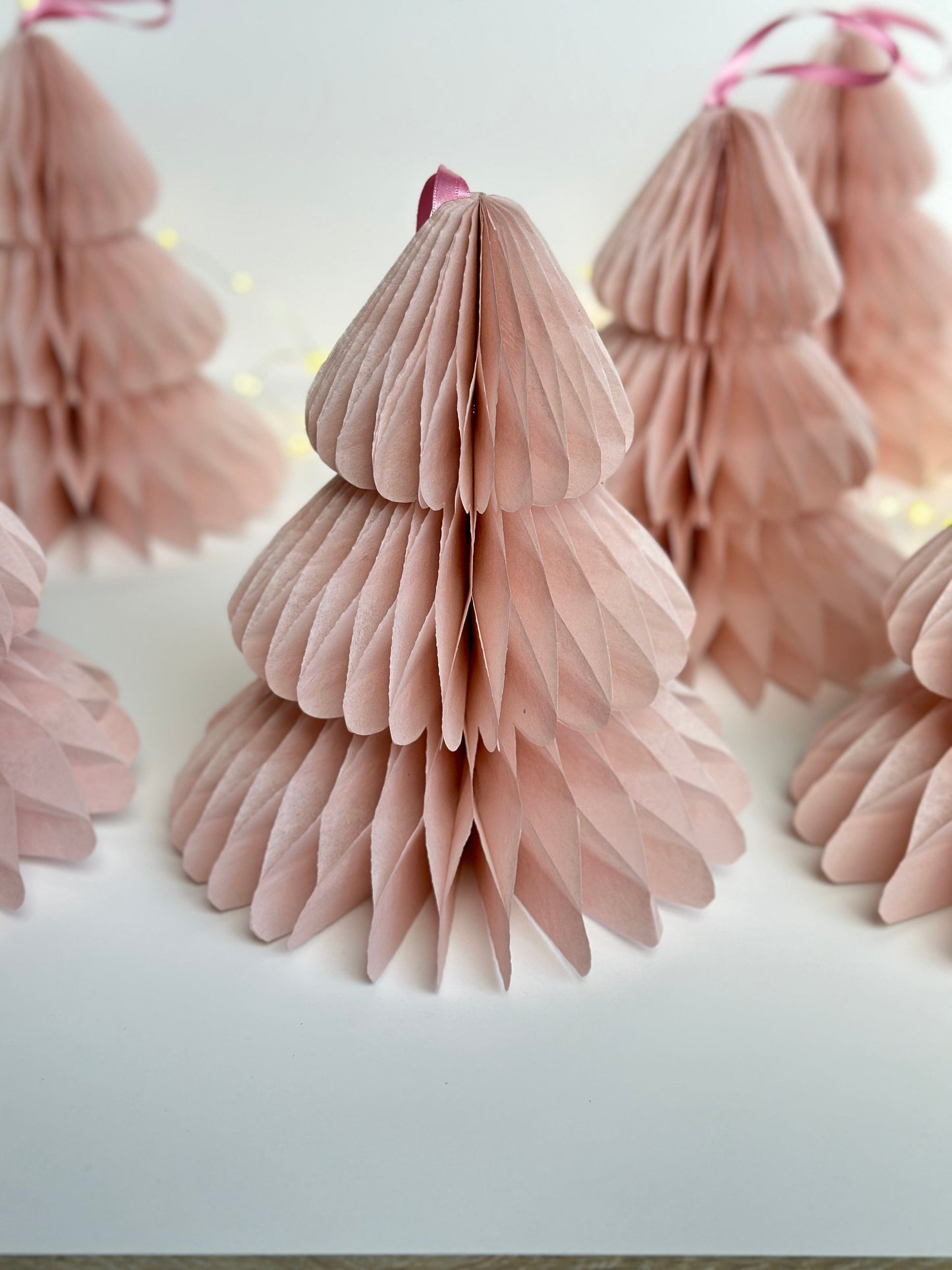 Dusty pink paper honeycomb Christmas tree - Decopompoms