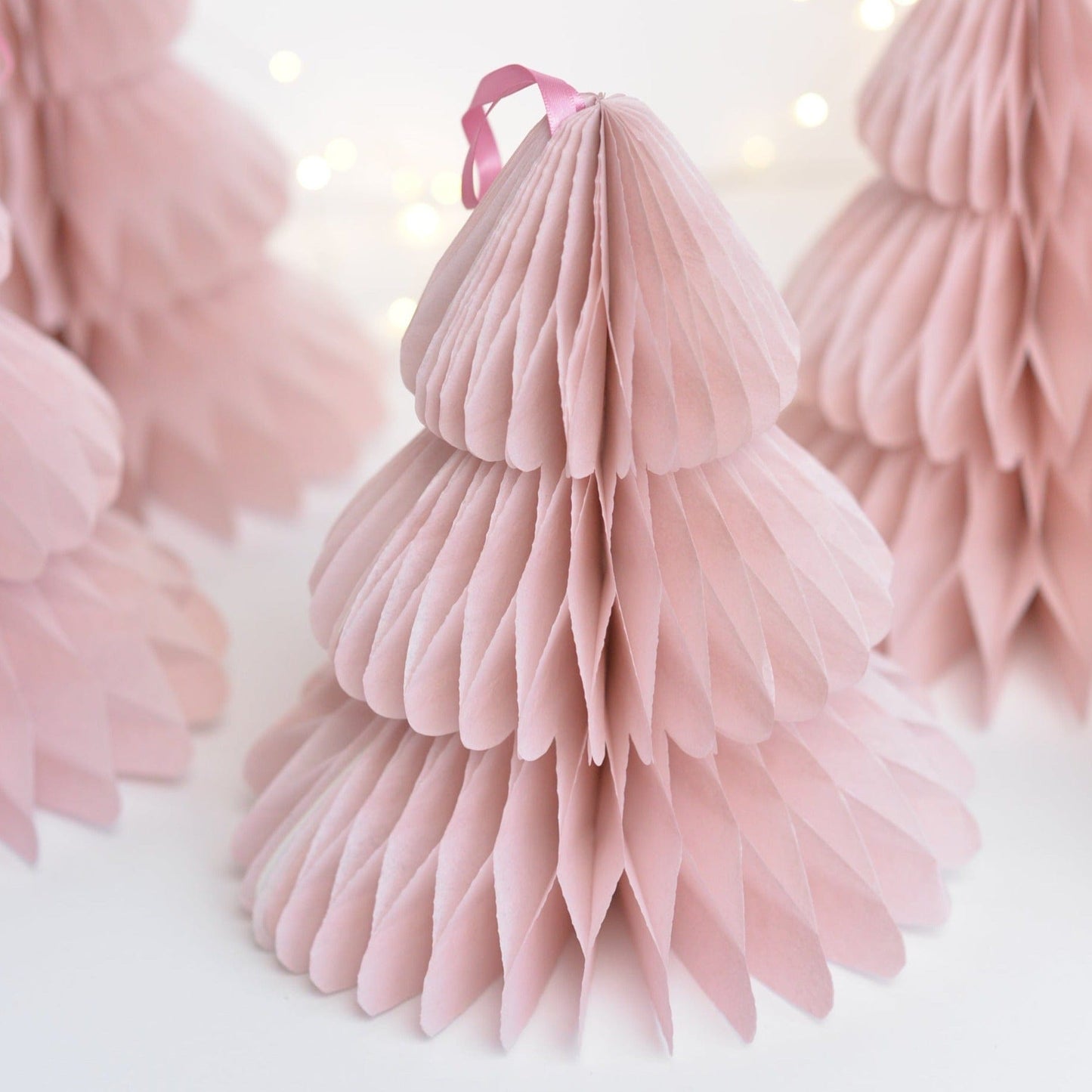 Dusty pink paper honeycomb Christmas tree - Decopompoms