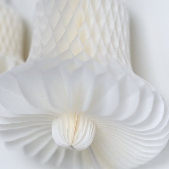 Honeycomb bell hanging decoration - custom color - 25 cm - Decopompoms