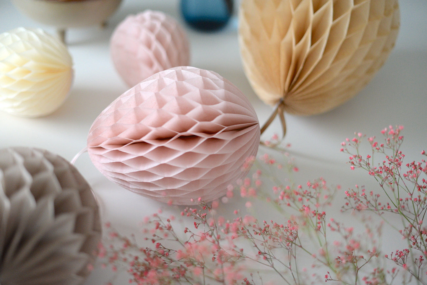 Honeycomb easter egg decoration - custom color - 20cm - Decopompoms