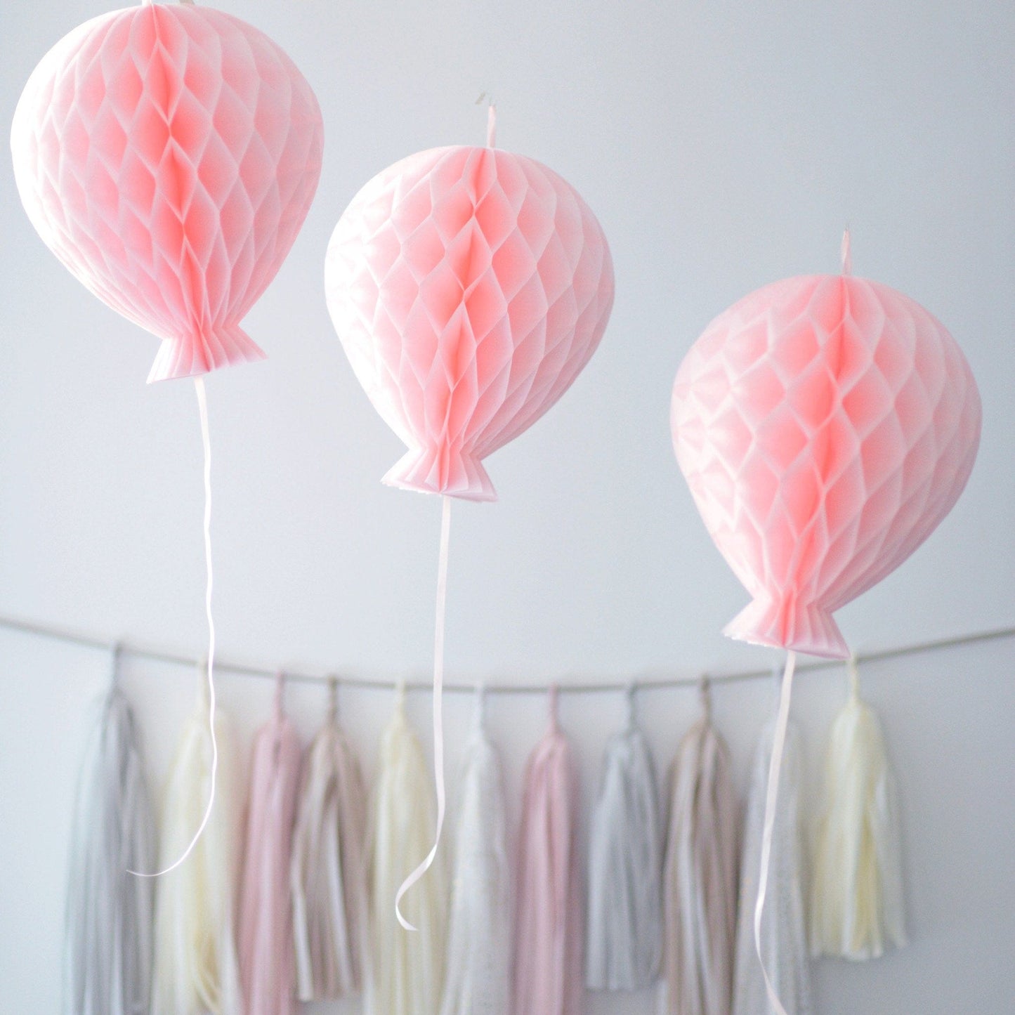 Paper Honeycomb balloon decoration - custom color - 15cm / 6" - Decopompoms