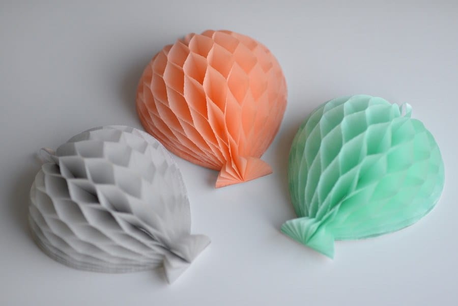 Paper Honeycomb balloon decoration - custom color - 15cm / 6" - Decopompoms