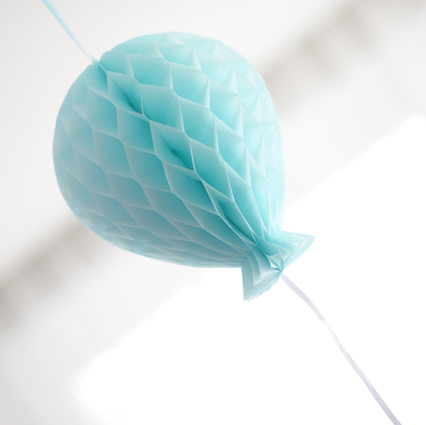 Paper Honeycomb balloon decoration - custom color - 15cm / 6" - Decopompoms