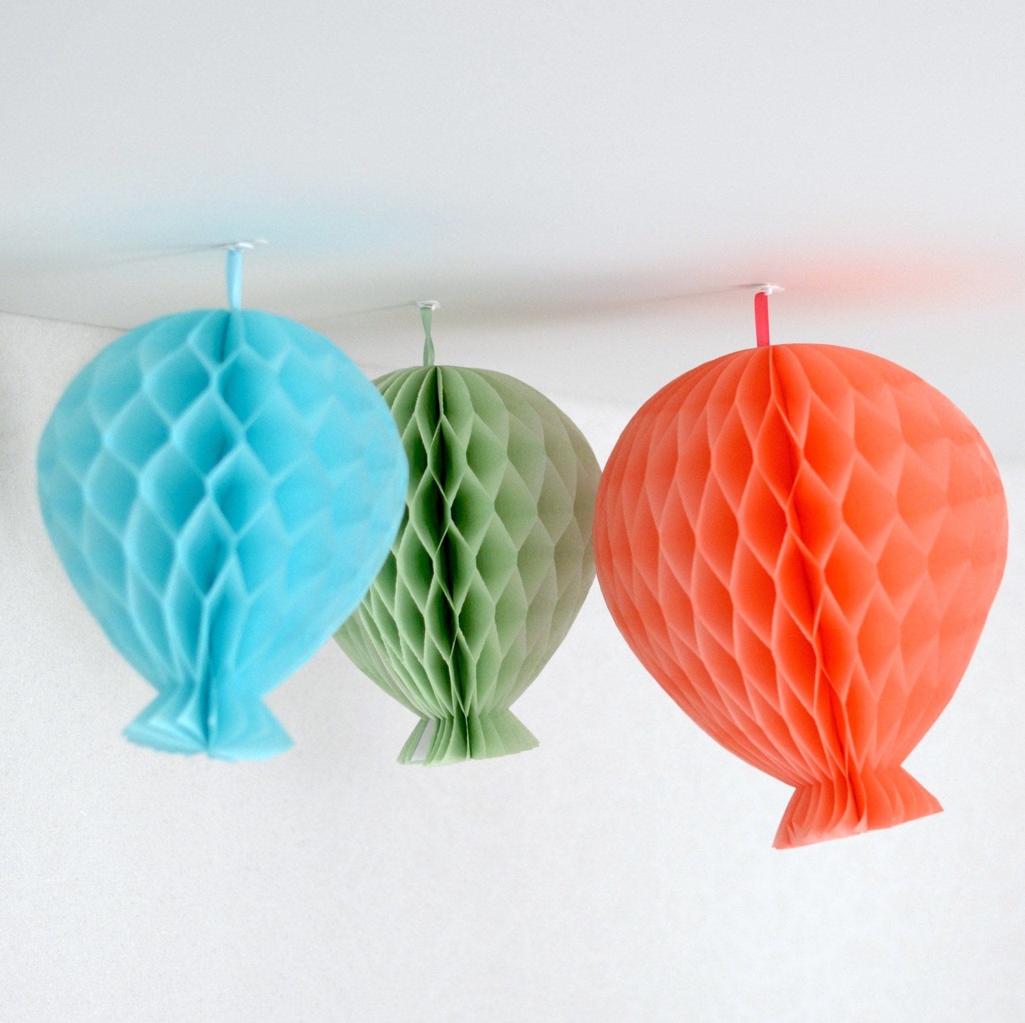 Paper Honeycomb balloon decoration - custom color - 15cm / 6" - Decopompoms