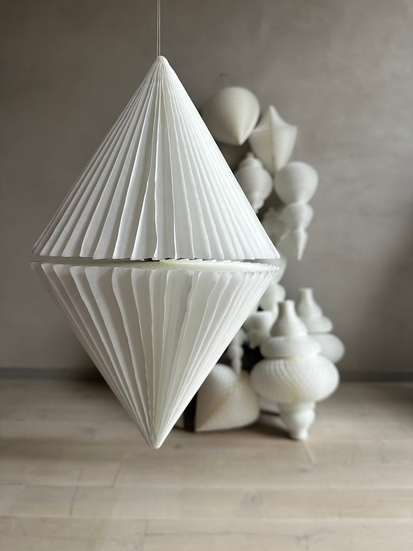 Paper honeycomb ornaments decorations | paper baubles | white Christmas decor | various shapes | centrepieces - Decopompoms
