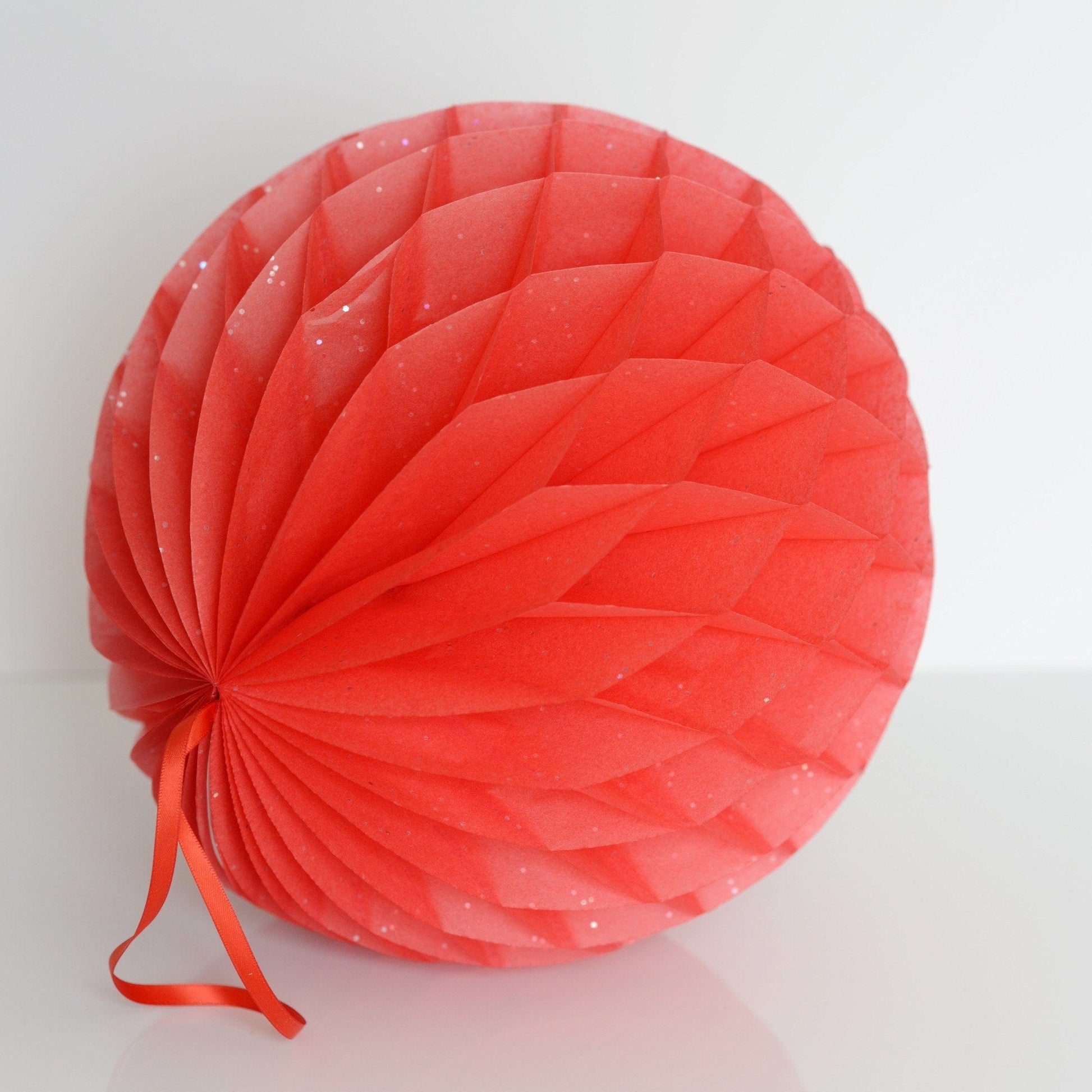 Gemstone Ruby red paper honeycomb - hanging party decorations - Decopompoms
