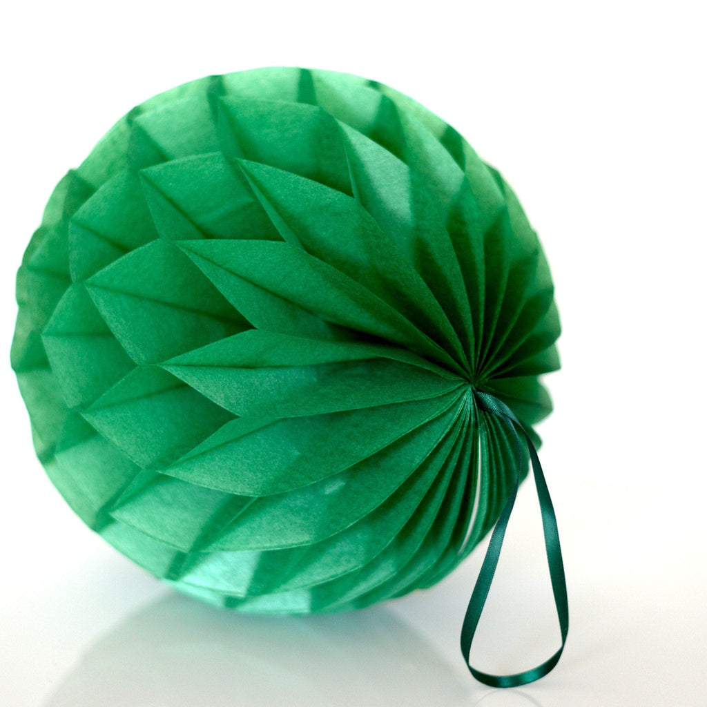Pearlesence Holiday green paper honeycomb - hanging party decoration - Decopompoms