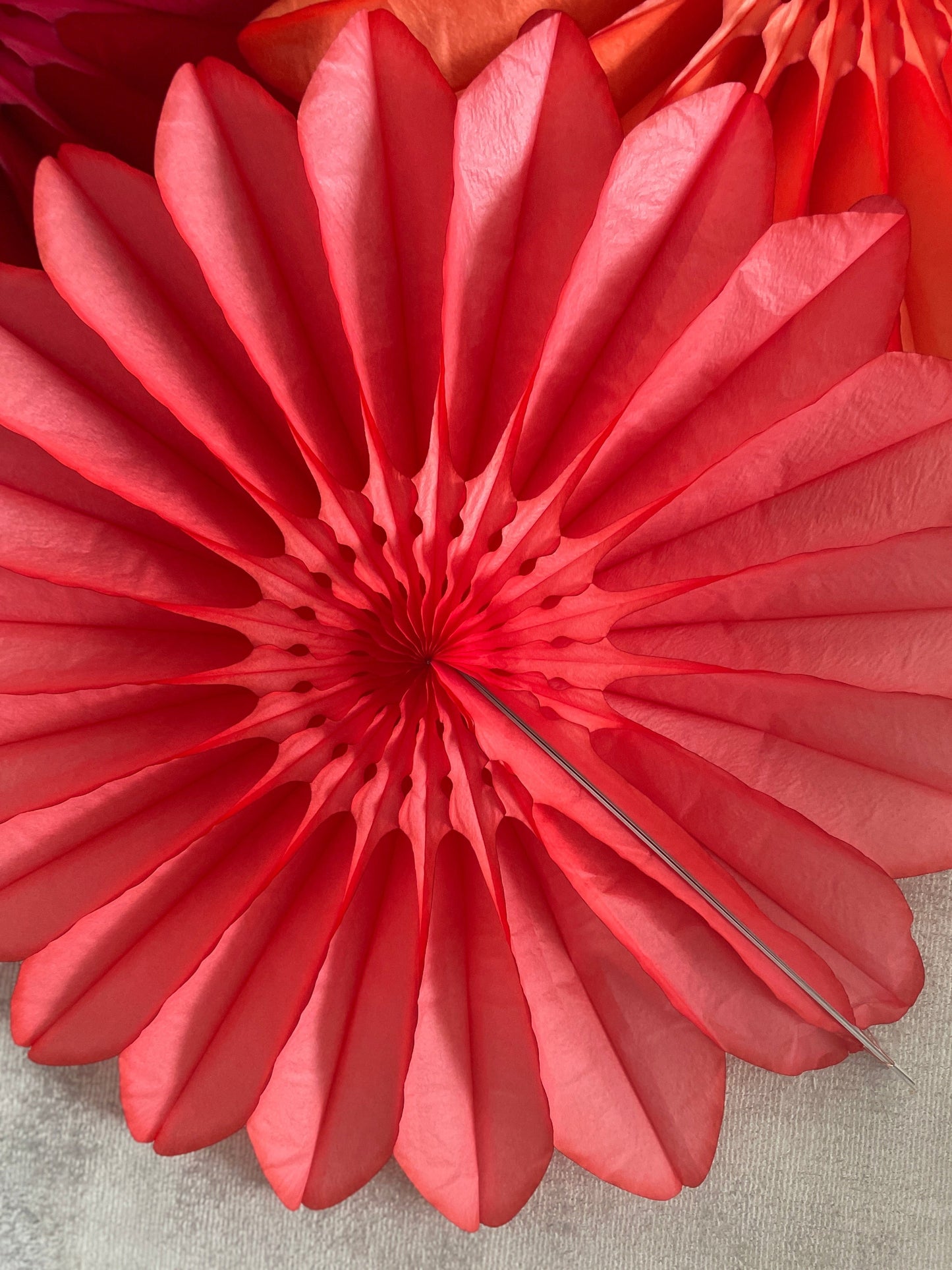 Paper fans - fall colours - party decoration set of 4 - orange yellow coral and deep red - 26" diamete - Decopompoms