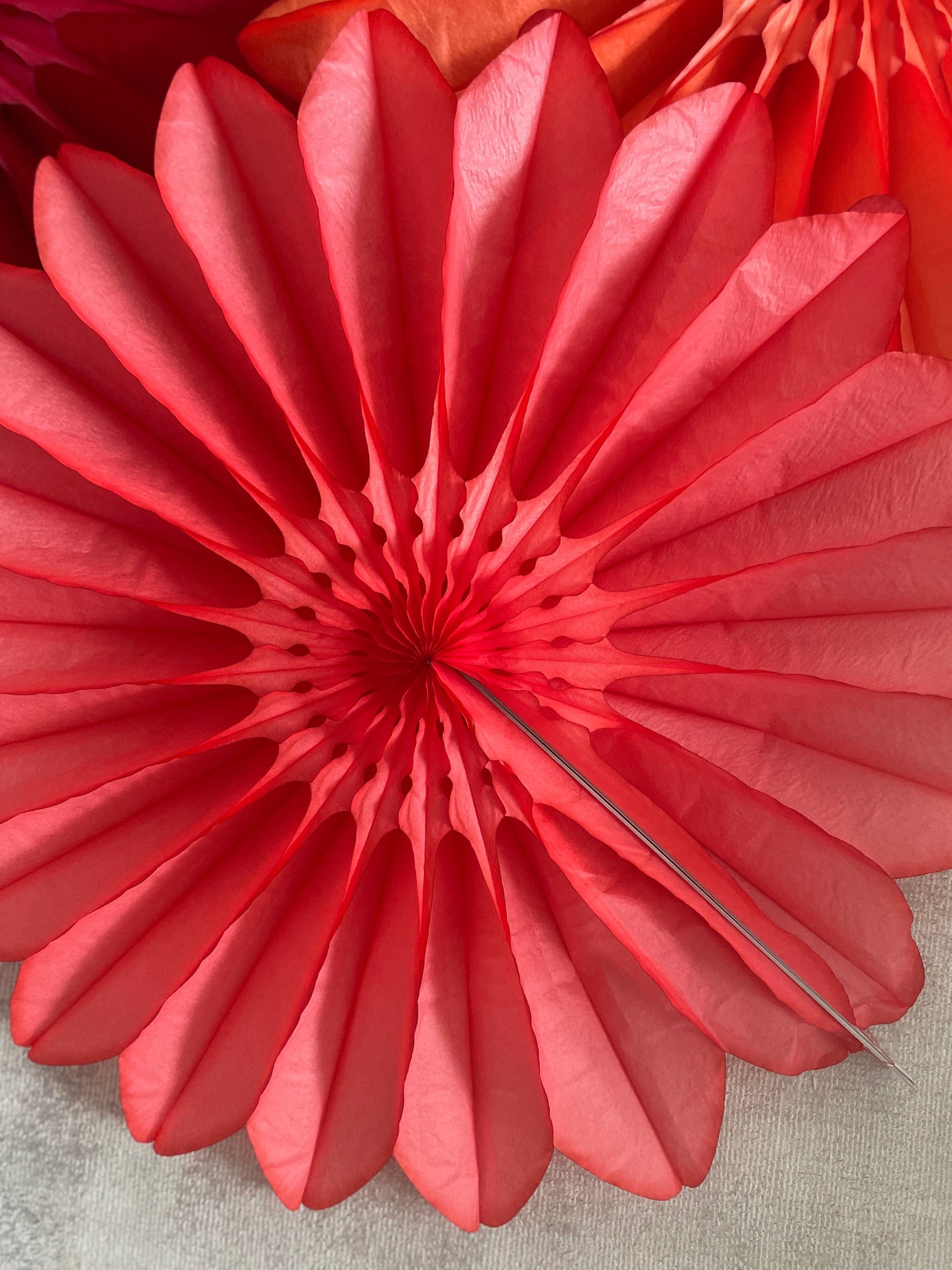 Paper fans - fall colours - party decoration set of 4 - orange yellow coral and deep red - 26" diamete - Decopompoms