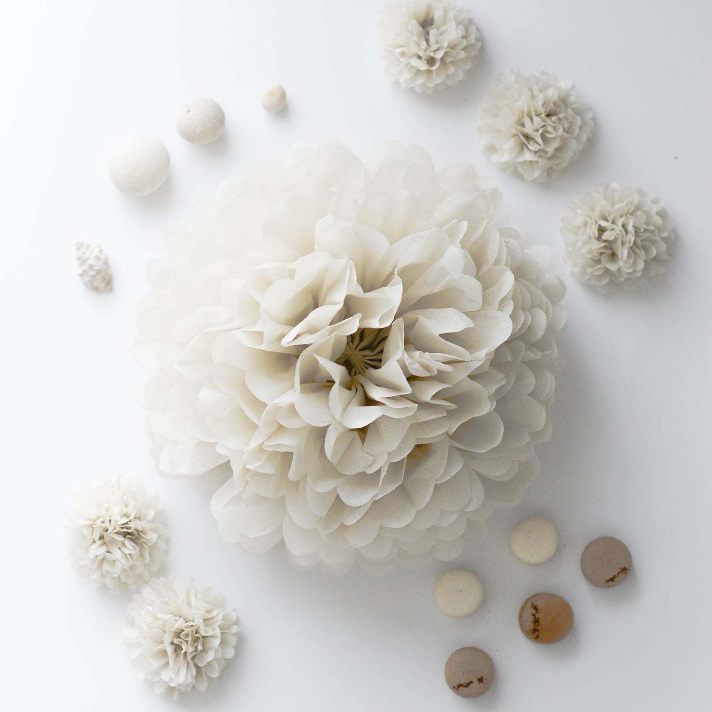 Almond milk tissue paper pom pom - Decopompoms