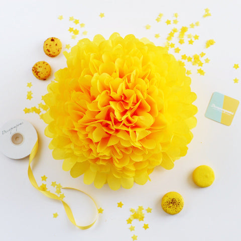 Buttercup tissue paper pom pom - Decopompoms