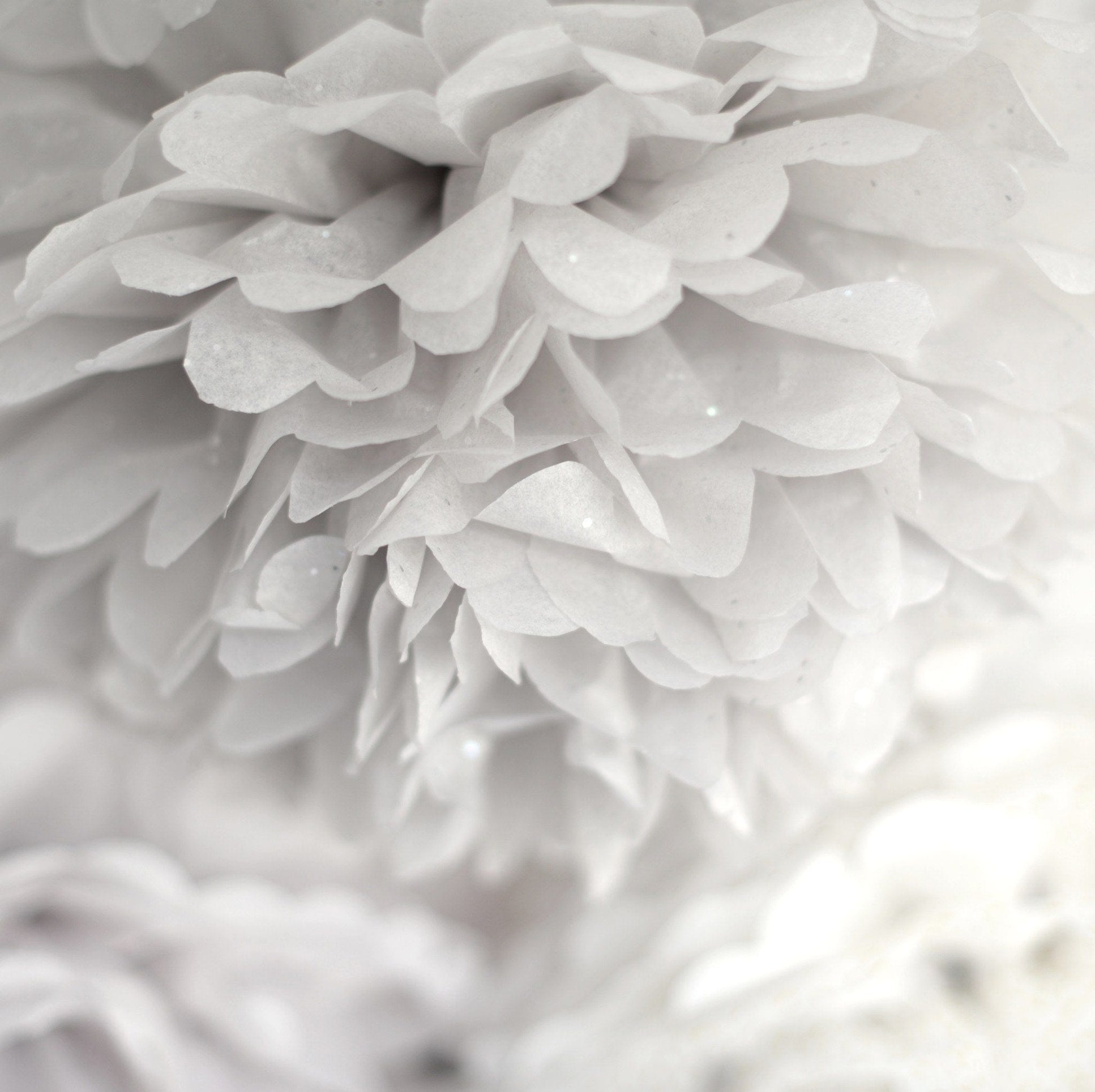 Gemstone Granite tissue paper pom pom - Decopompoms