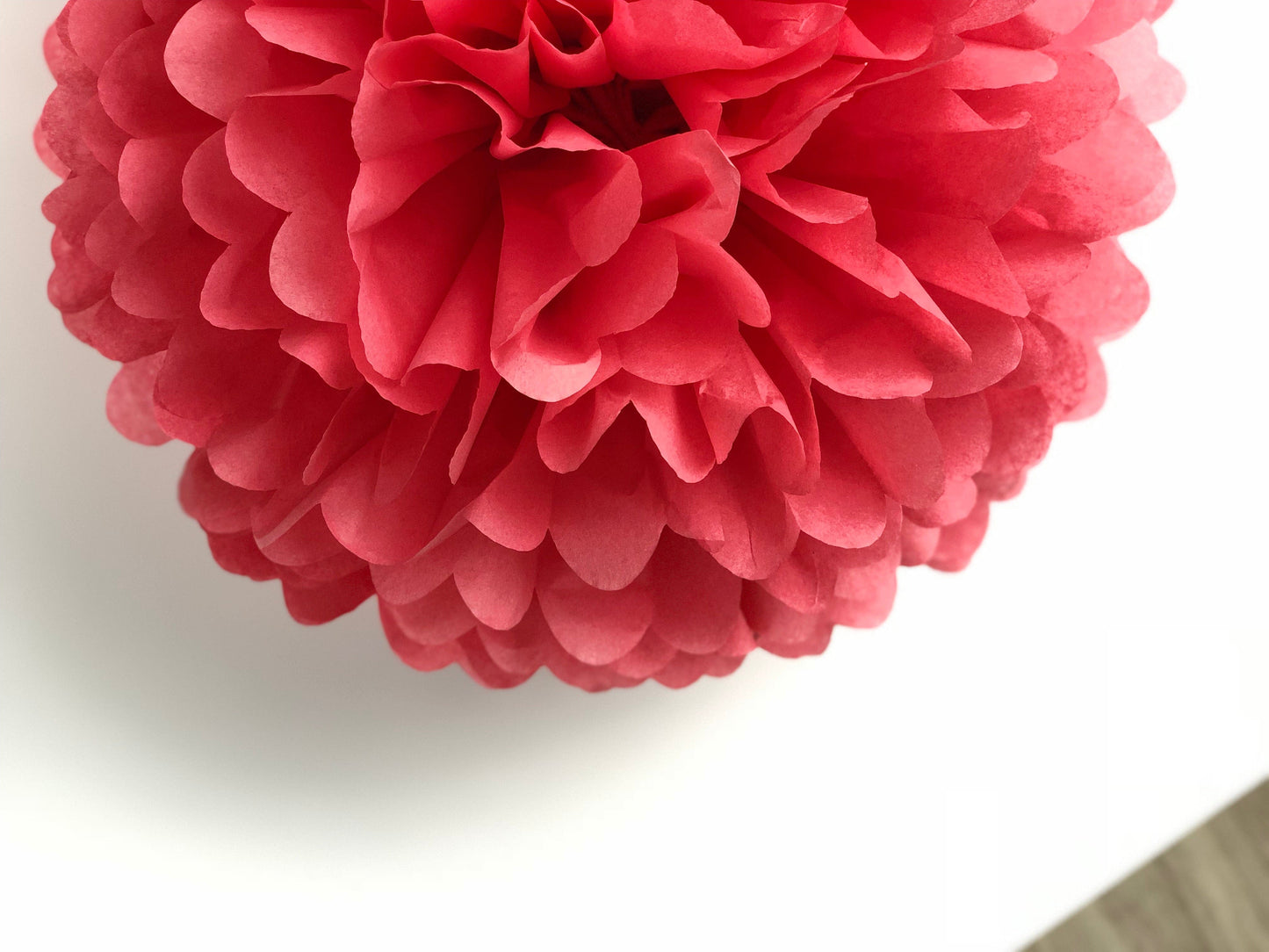 Island pink paper pom pom - Decopompoms
