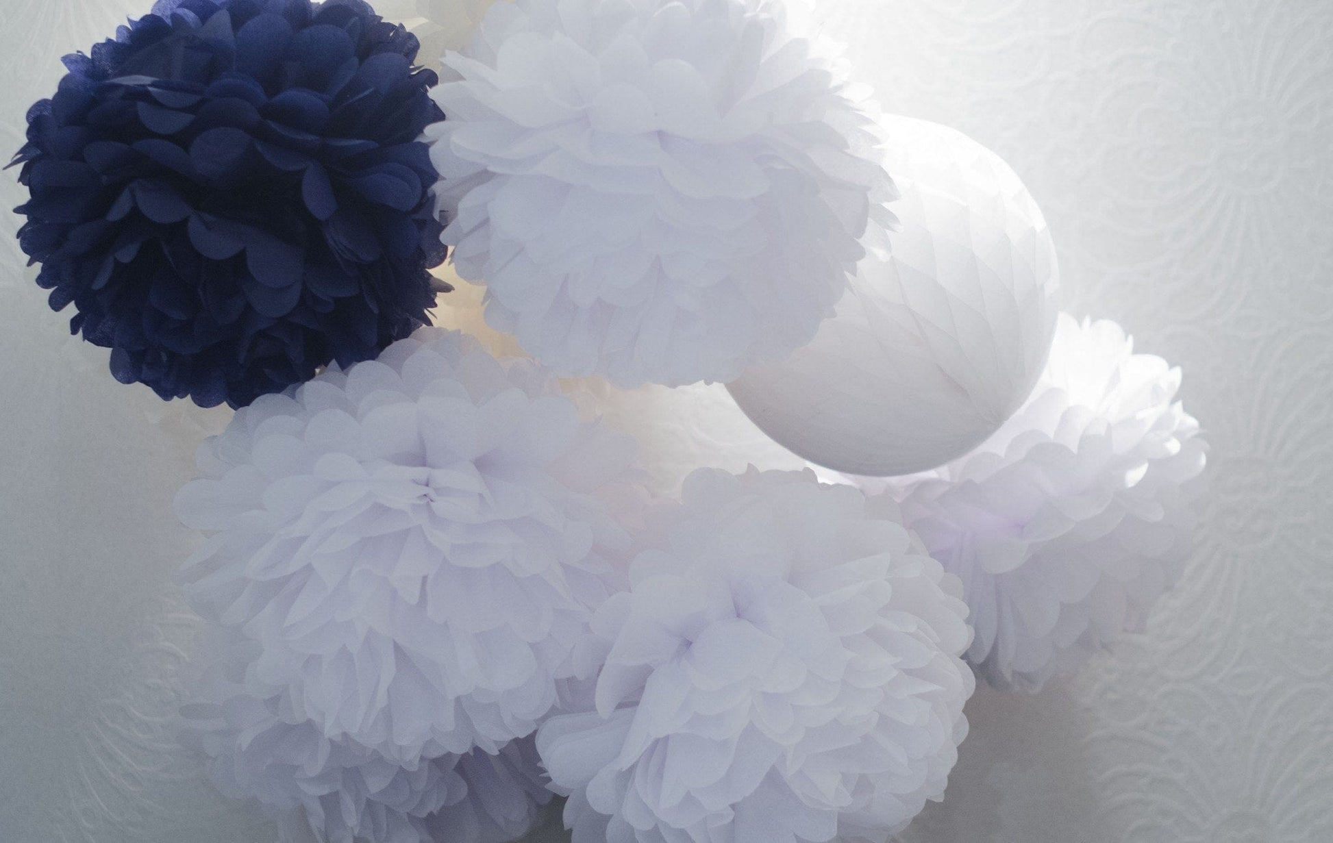 Large size White tissue paper pom pom - Decopompoms