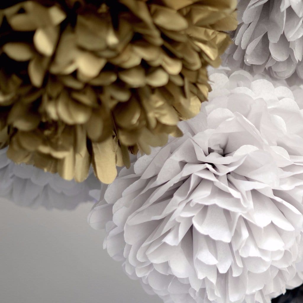 Metallic gold paper pom pom - Decopompoms