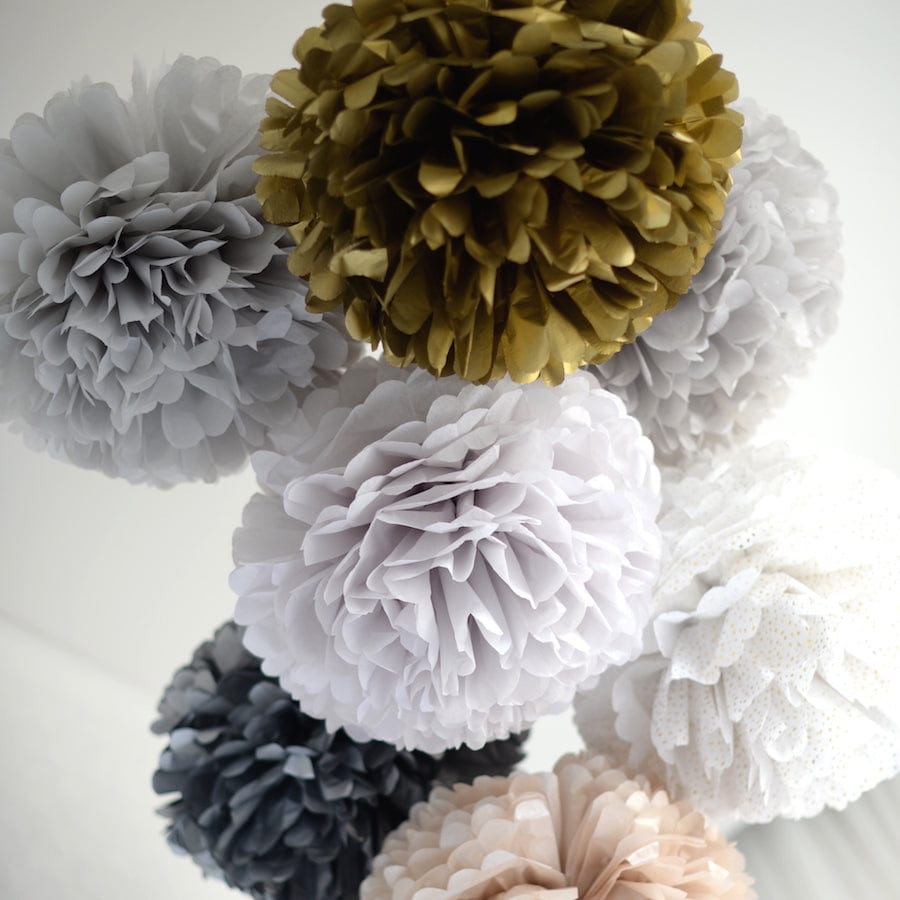 Metallic gold paper pom pom - Decopompoms