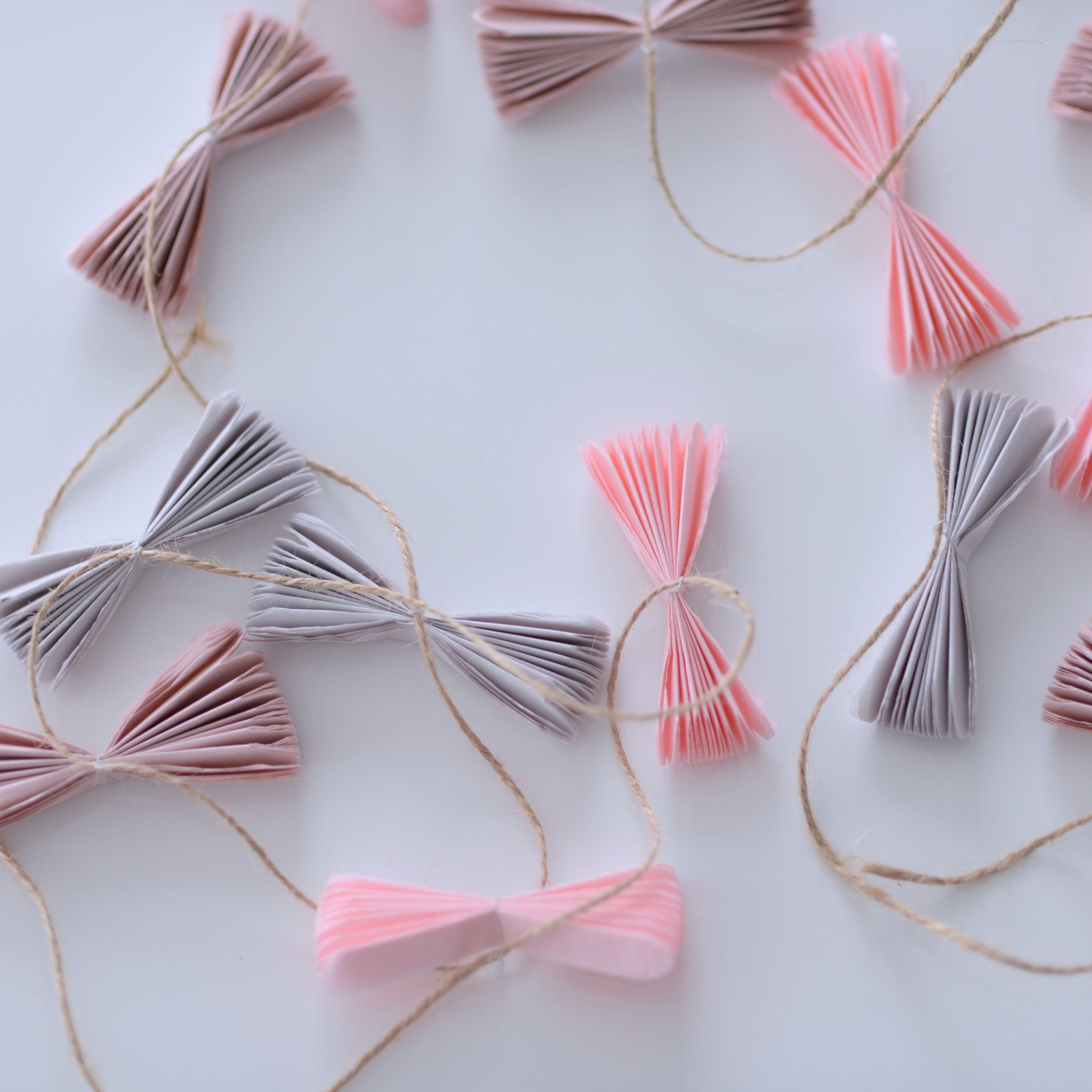 Supermini size 10 cm / 4 inch pom poms value set - Decopompoms