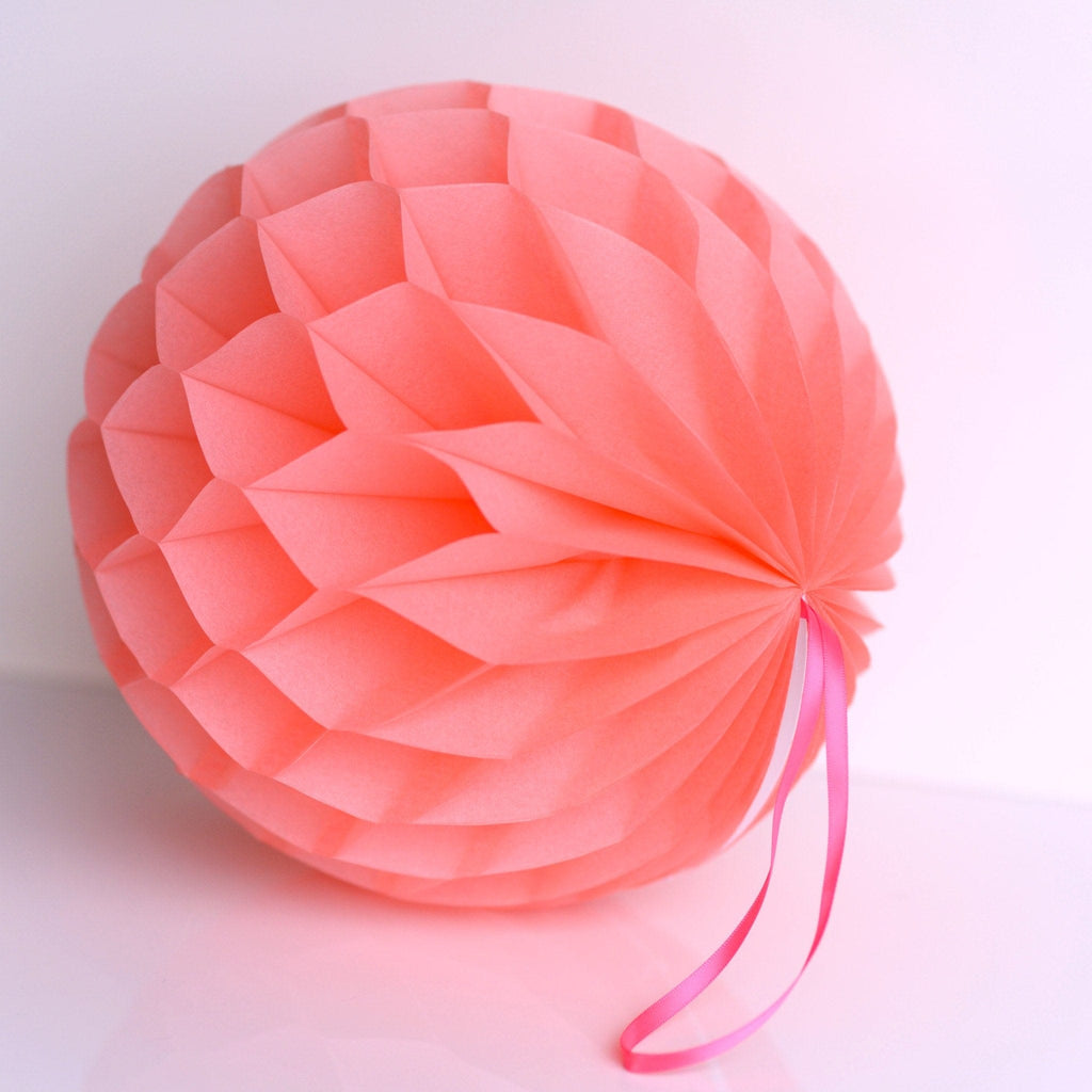 Coral rose paper honeycomb - hanging party decorations - Decopompoms