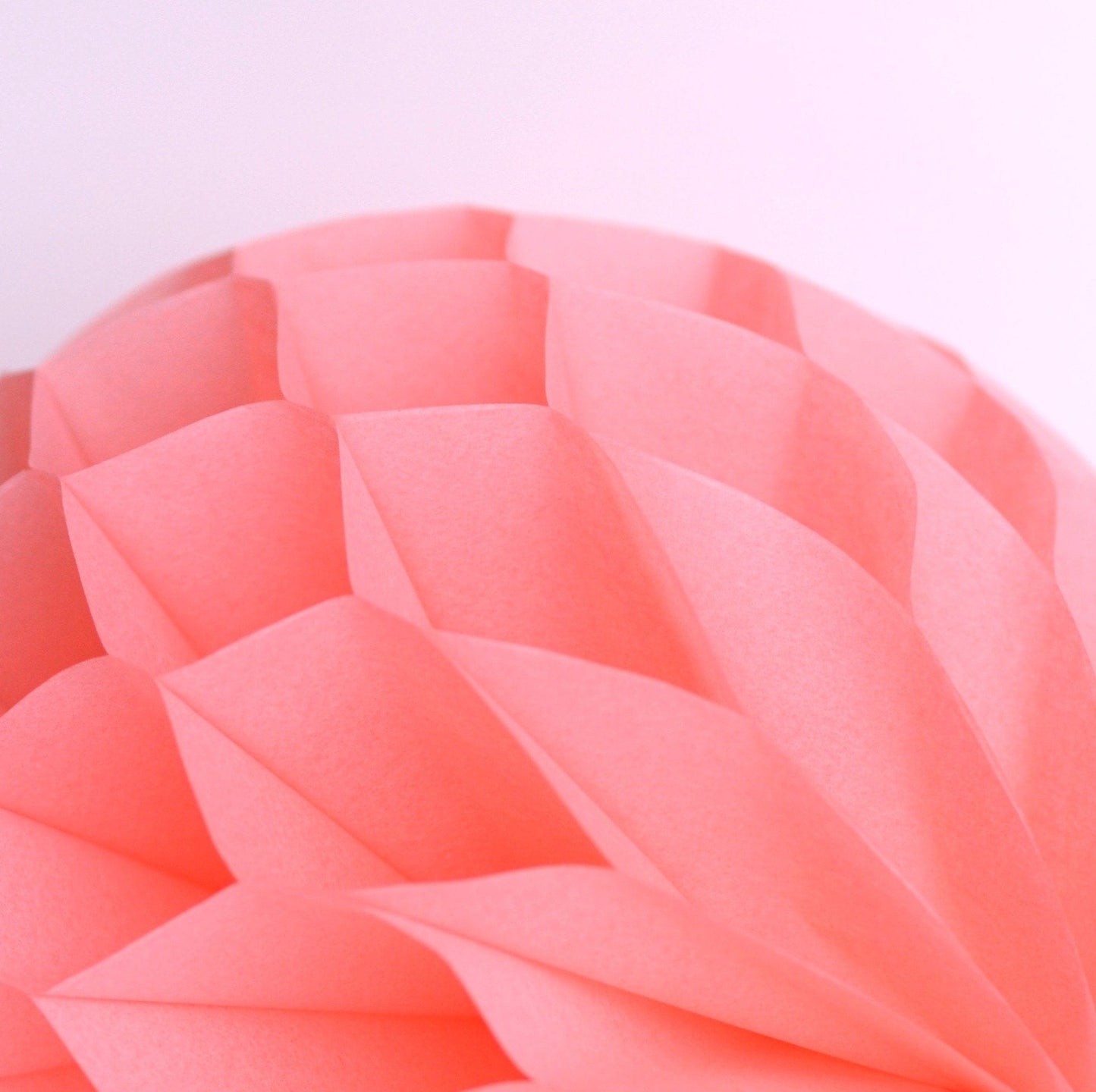Coral rose paper honeycomb - hanging party decorations - Decopompoms