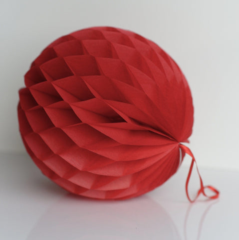Deep red paper honeycomb - hanging party decorations - Decopompoms