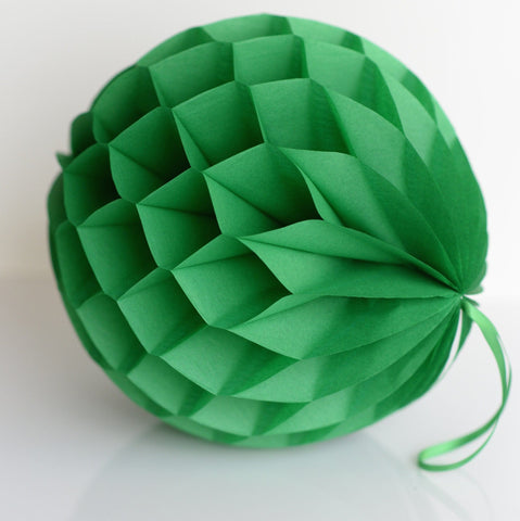 Kelly green paper honeycomb - hanging party decorations - Decopompoms