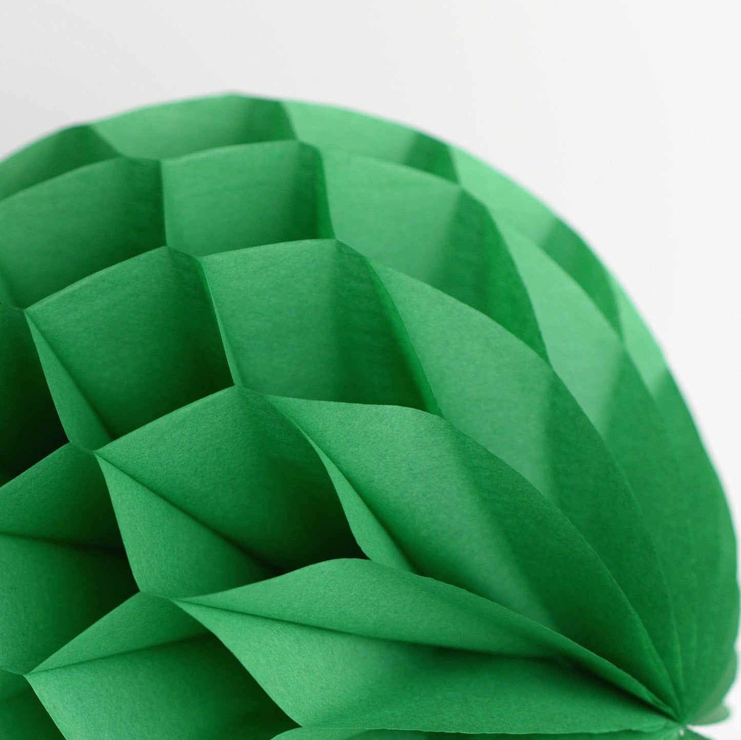 Kelly green paper honeycomb - hanging party decorations - Decopompoms