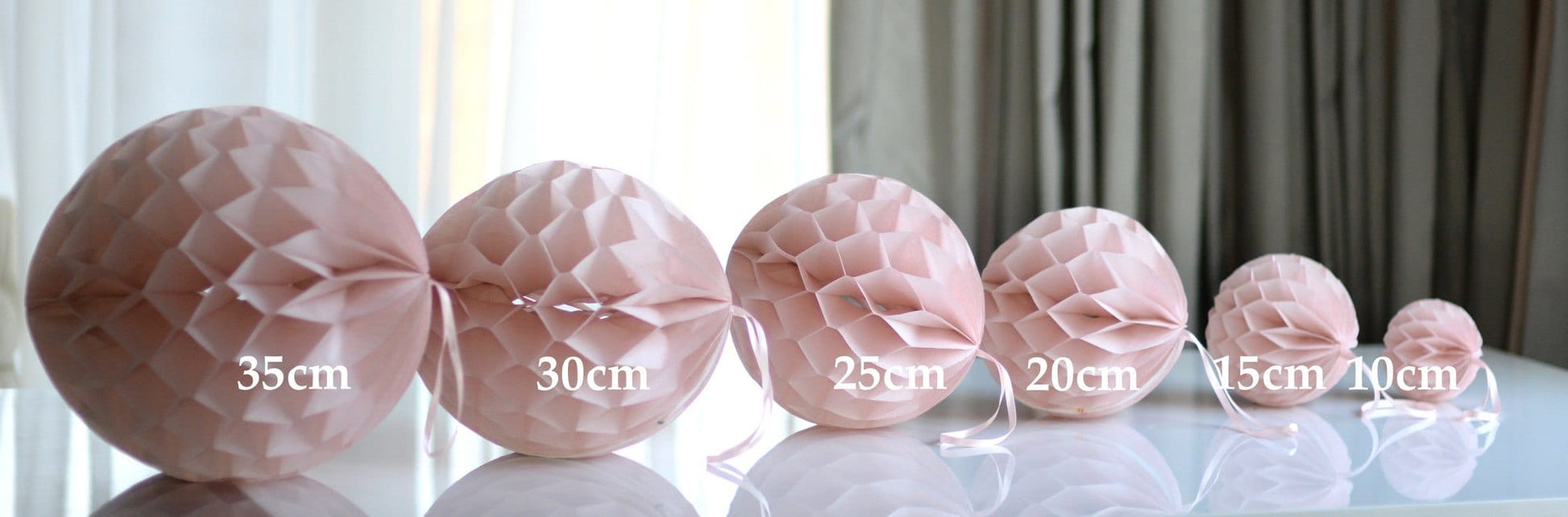 Peach paper honeycomb - hanging party decorations - Decopompoms