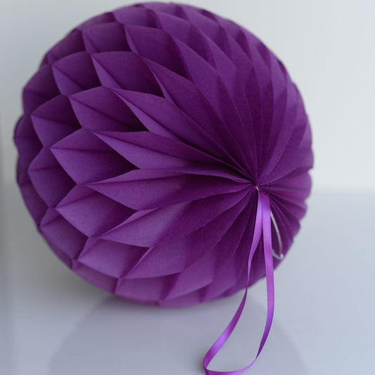 Plum paper honeycomb - hanging party decorations - Decopompoms