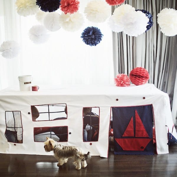 Kids party table cover - Playhouse - "Celebrating ship" - Decopompoms - party decoration boutique