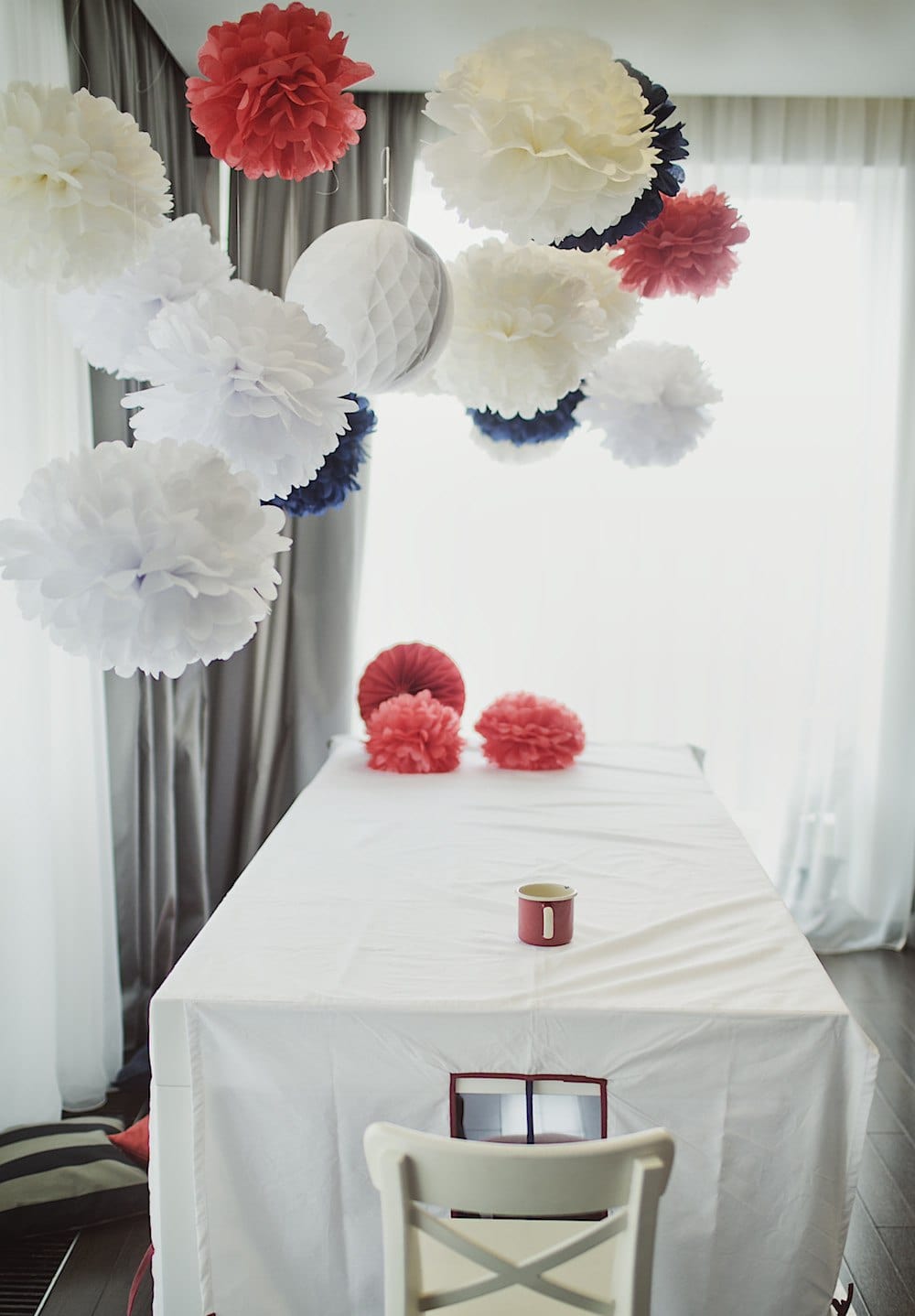 Kids party table cover - Playhouse - "Celebrating ship" - Decopompoms - party decoration boutique