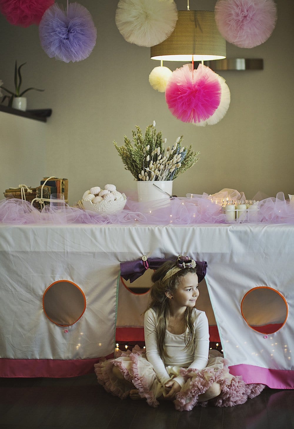 Kids party table cover - Playhouse - "Pink - Pink" - Decopompoms - party decoration boutique