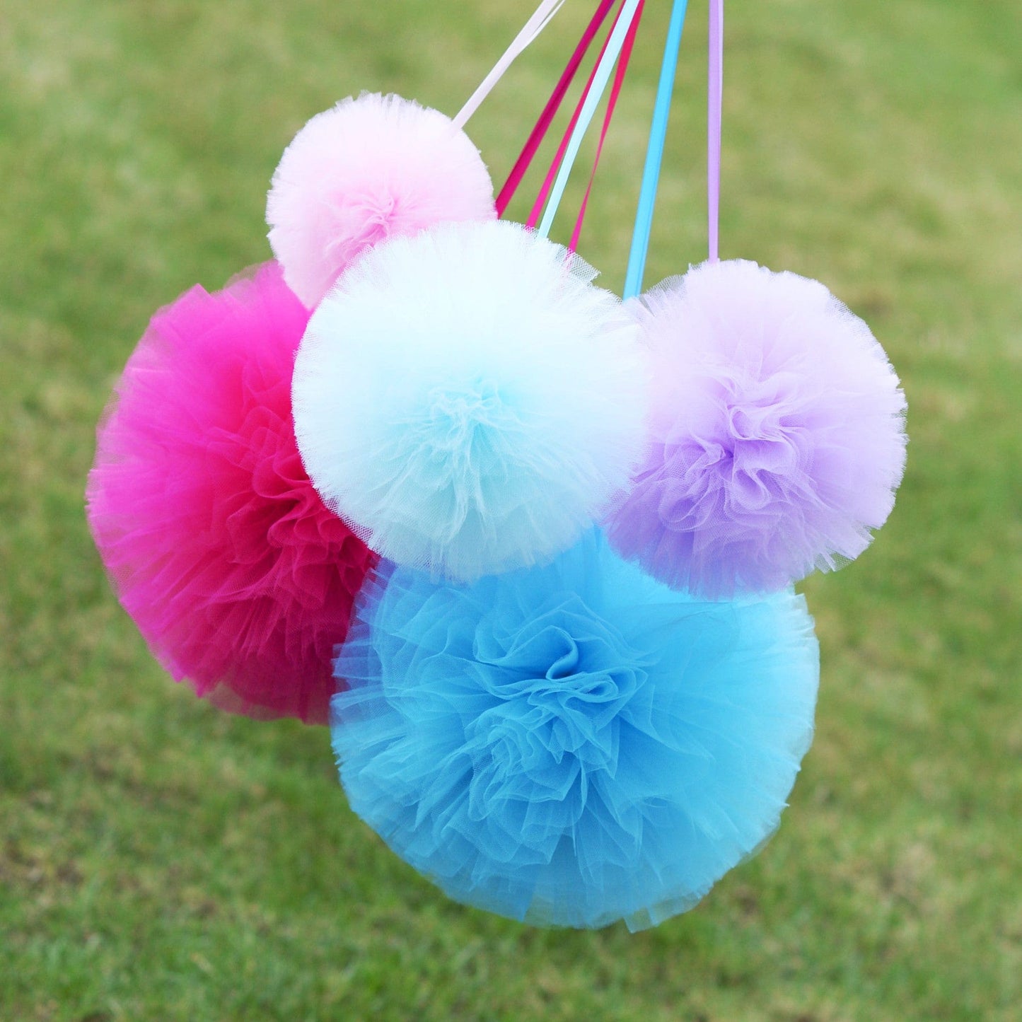 Aqua tulle pom poms - Decopompoms