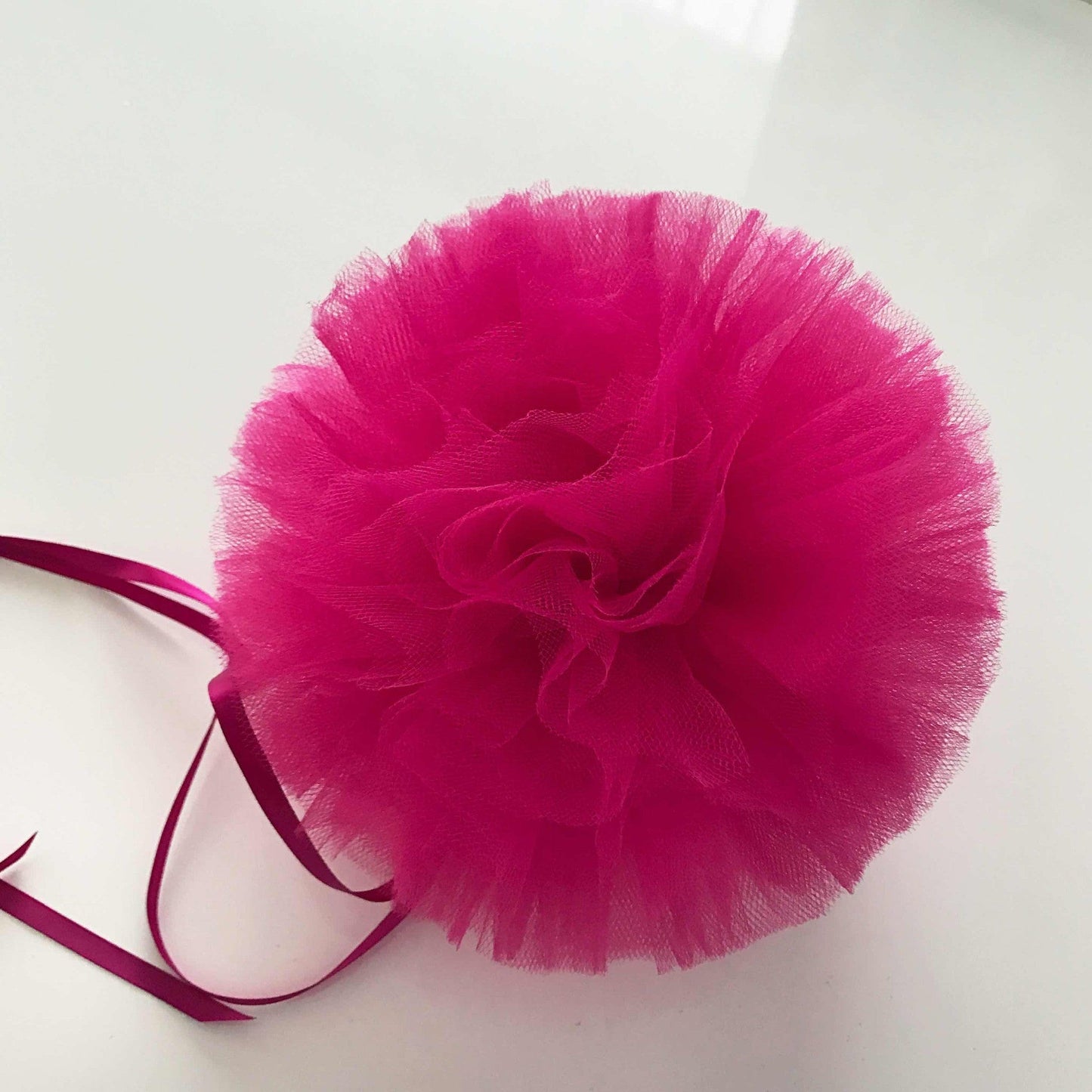 Fuschia tulle pom pom - Decopompoms