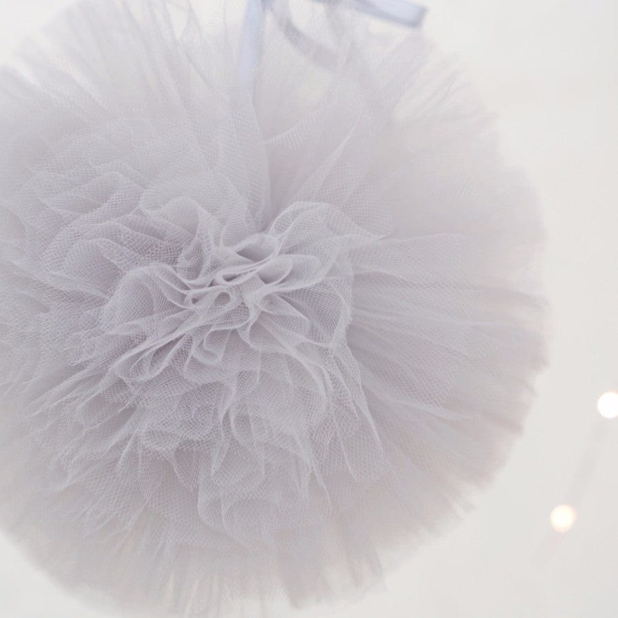 Light grey tulle pom pom - Decopompoms