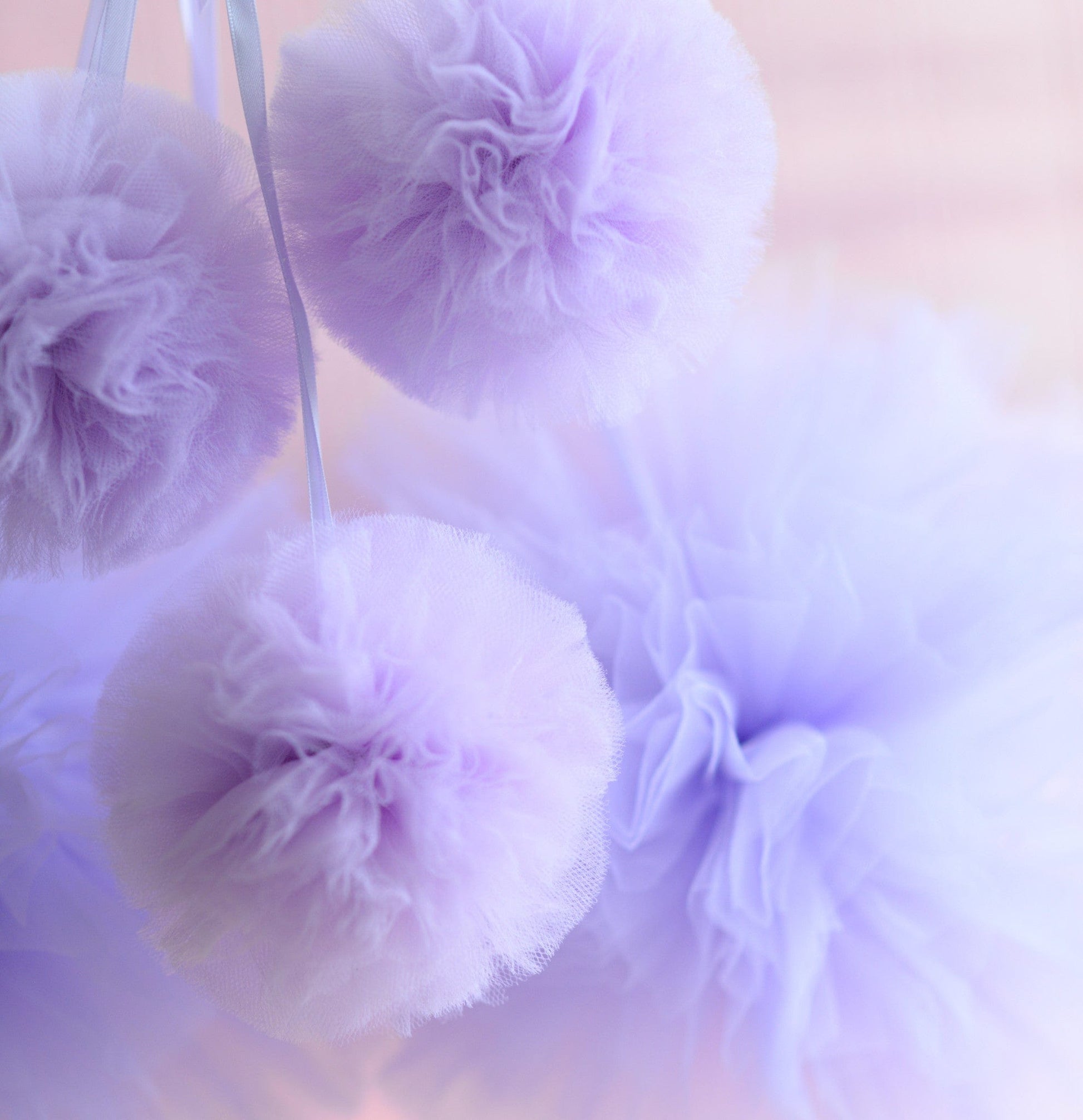 Lilac tulle pom pom - Decopompoms