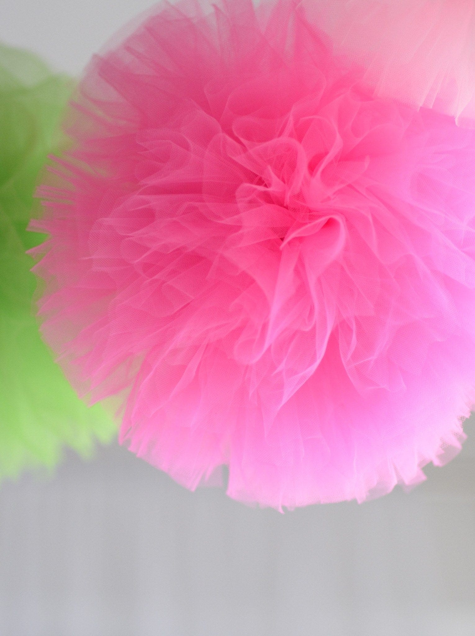 Lime tulle pom pom - Decopompoms