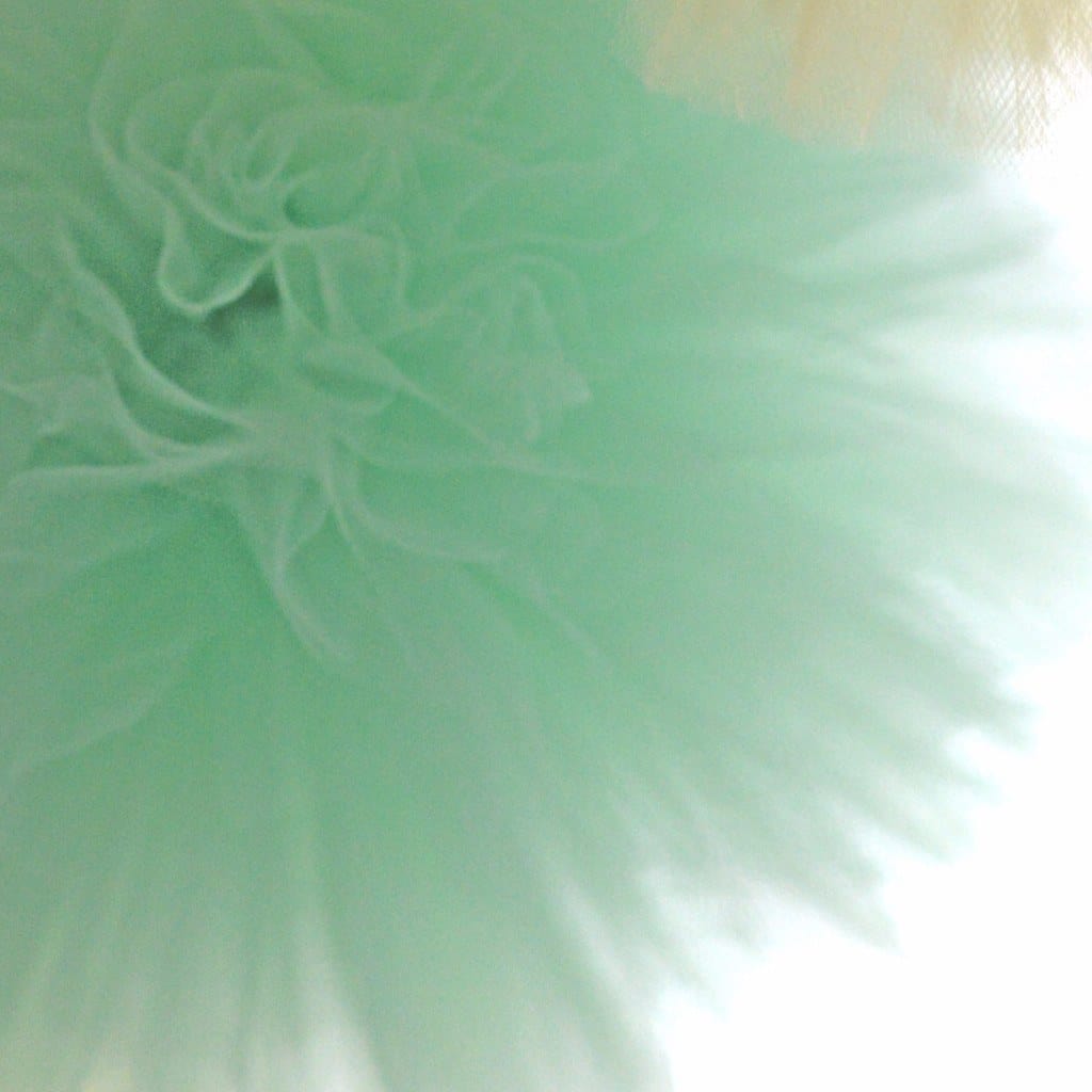 Mint tulle pom pom - Decopompoms