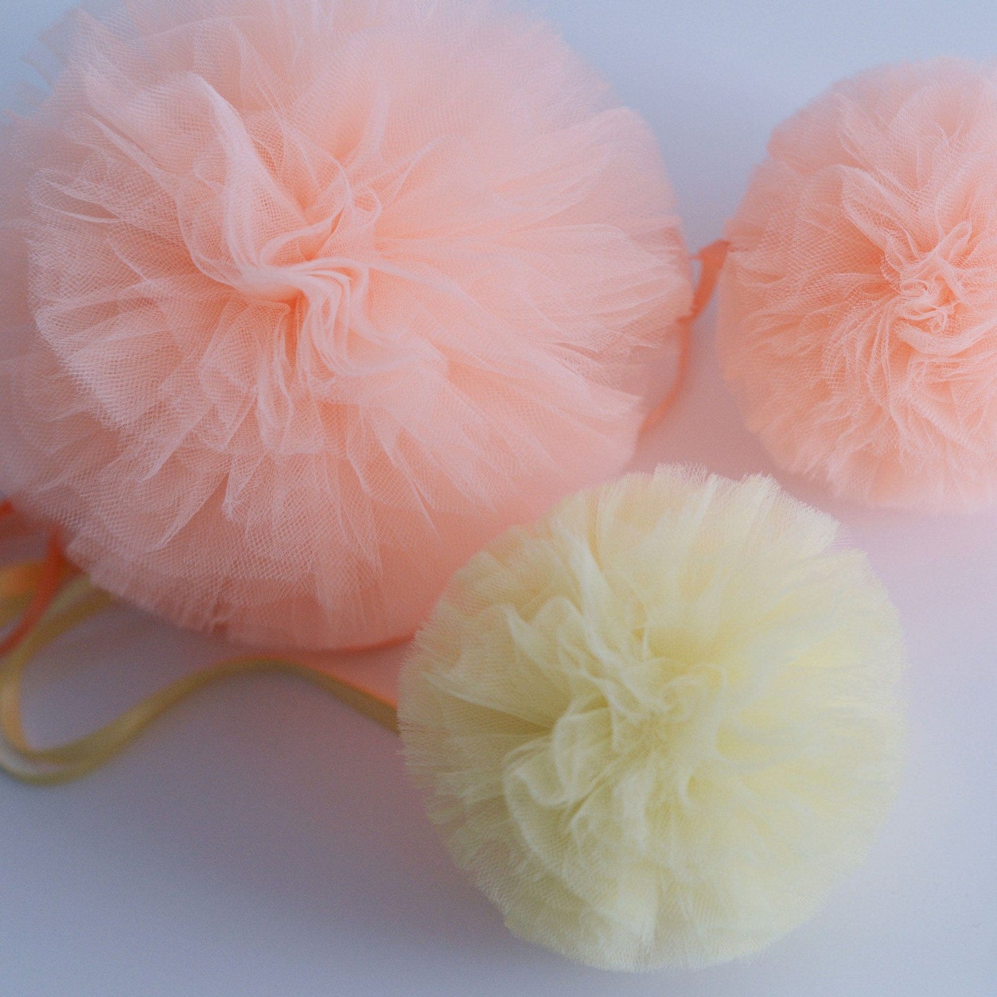 Peach tulle pom pom - Decopompoms