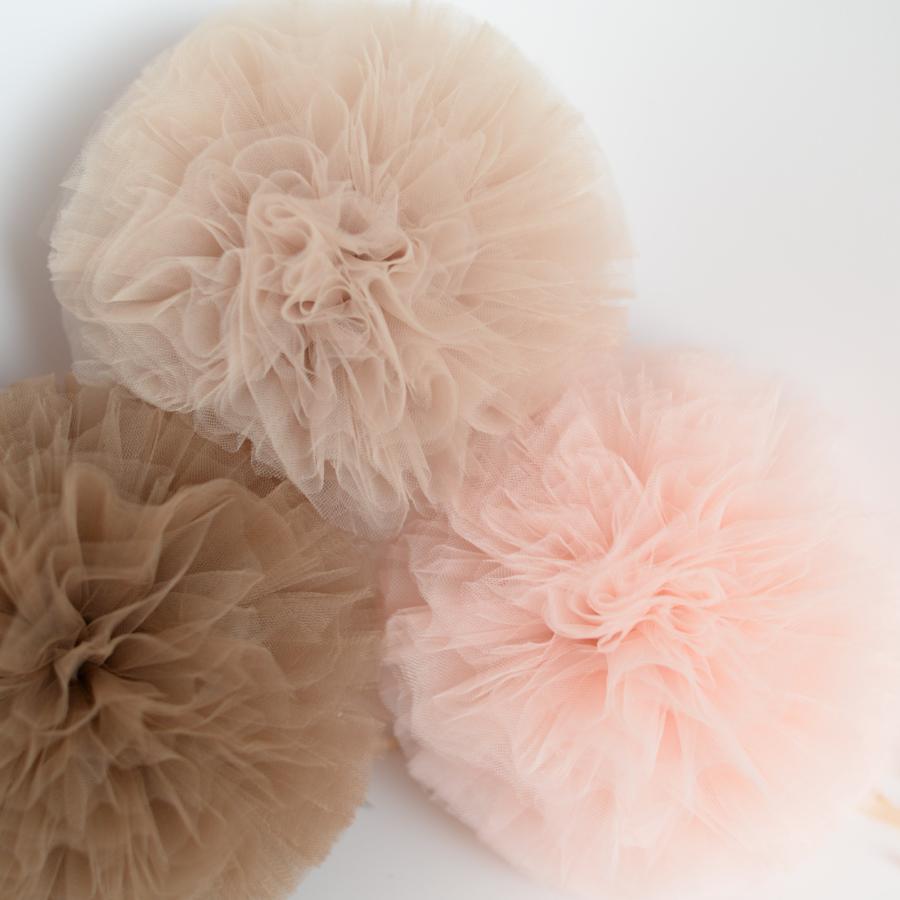 Tan / Latte tulle pom pom - Decopompoms