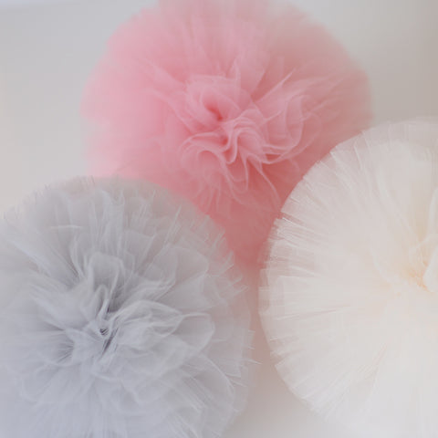 5 large size tulle pom poms set - Decopompoms