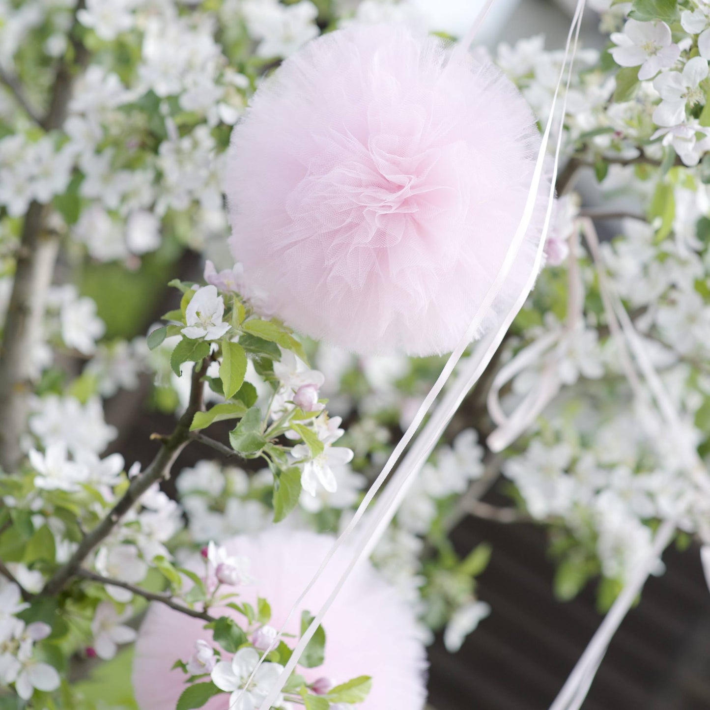 Set 20 Mixed size custom colors tulle pom poms party set - Decopompoms